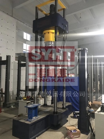 YAW-5000F型微機(jī)控制電液伺服長柱壓力試驗機(jī)